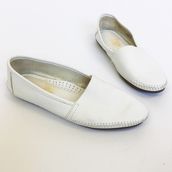 Minnetonka Shoes - Minnetonka white leather loafers 8